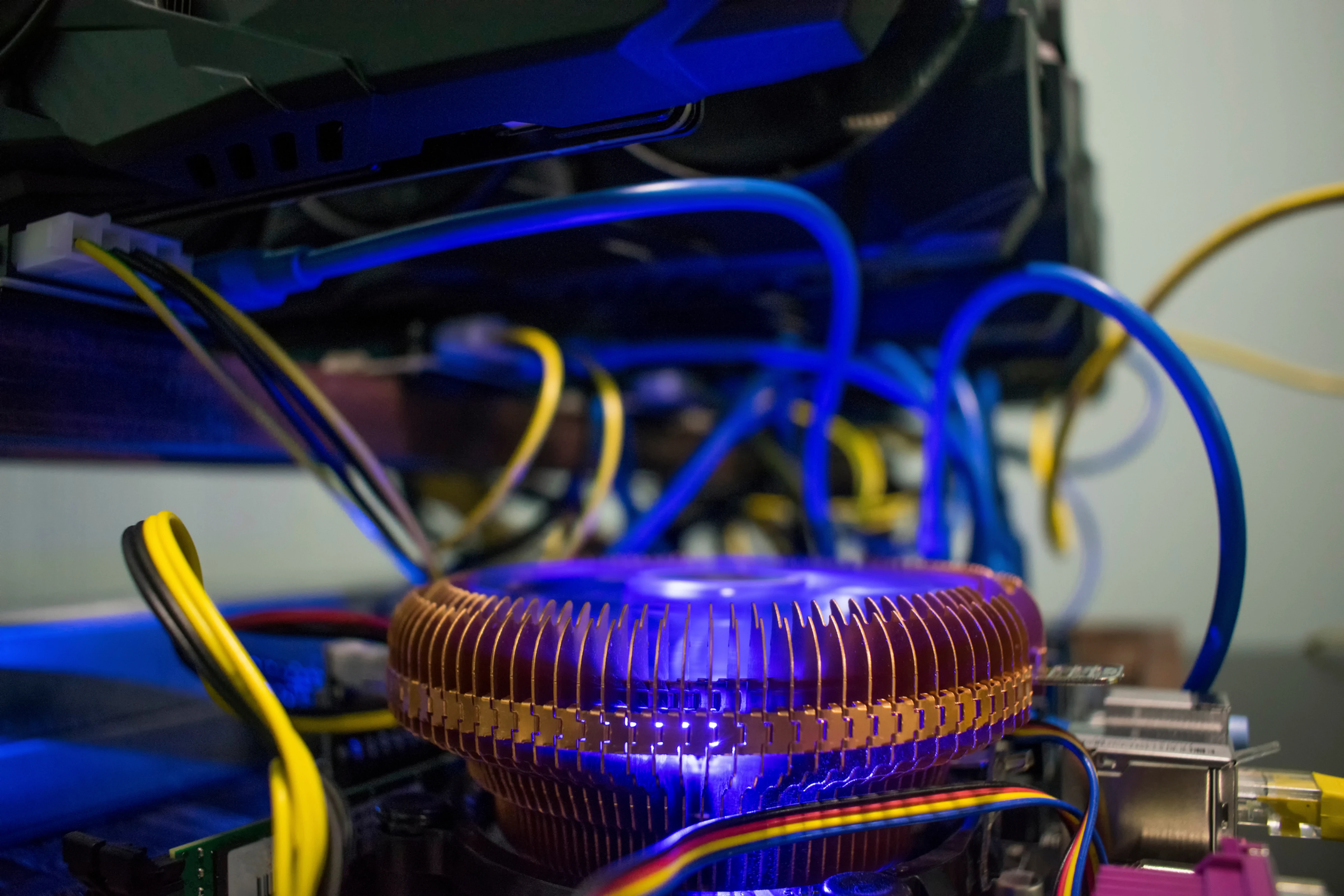 La minería cripto en México representa una convergencia entre tecnología, energía y oportunidad. Más allá de la generación de activos digitales, su visión no obvia destaca en la optimización de recursos y el potencial de energías renovables, reinventando modelos de negocio y abriendo caminos en la economía digital emergente.
